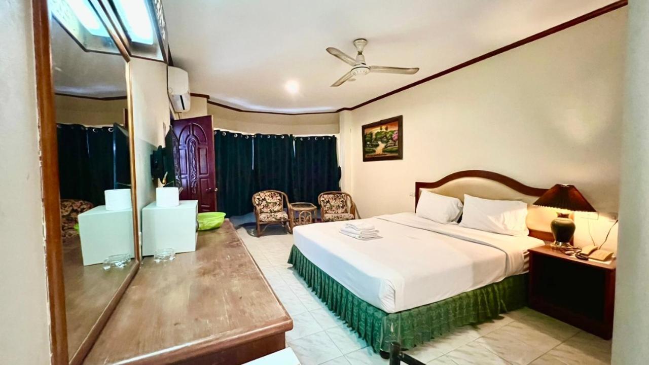 Lewiinski'S Hotel Паттая Екстер'єр фото
